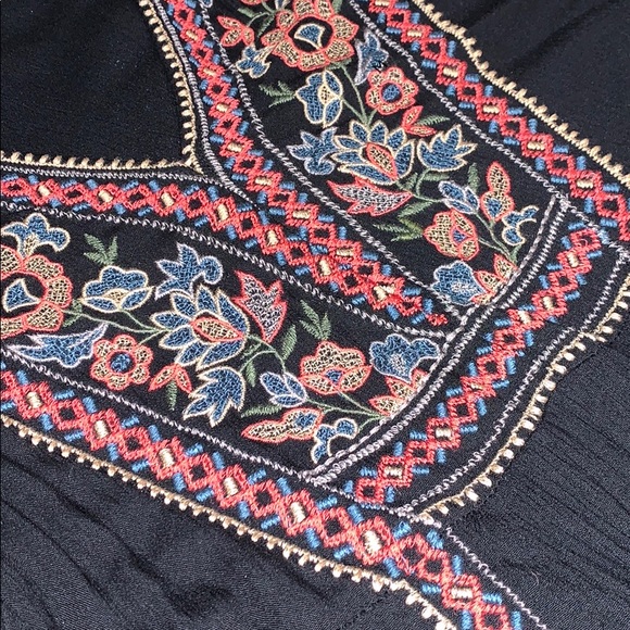 Black flowy blouse with flower embroidery - Picture 3 of 4